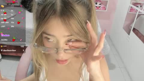 Snapshot of dulce_powl chatting on 10.01.25 Dulce online show from 10.01.25