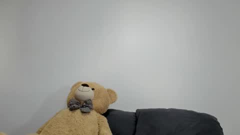 Dulce  online show from 02.22.25