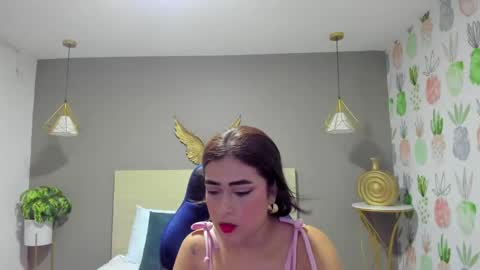 Snapshot of dulce_victoriaa_ chatting on 02.13.25 V I C T O R I A online show from 02.13.25