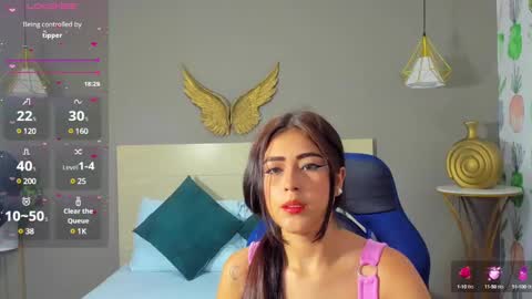 Snapshot of dulce_victoriaa_ chatting on 02.24.25 V I C T O R I A online show from 02.24.25