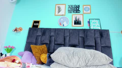 Snapshot of dulceaurora_ chatting on 02.17.25 DULCE AURORA online show from 02.17.25