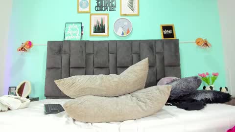 Snapshot of dulceaurora_ chatting on 03.01.25 DULCE AURORA online show from 03.01.25