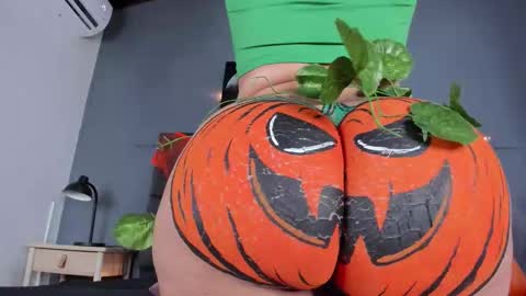 DULCE AURORA online show from 10.31.25