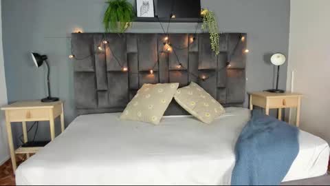 DULCE AURORA online show from 02.22.26