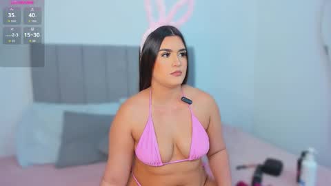 Snapshot of dulcehills_ chatting on 10.22.25 online show from 10.22.25