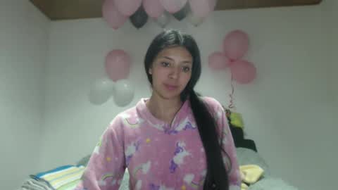 Snapshot of dulceisabellax chatting on 02.20.25 dulceisabellax online show from 02.20.25