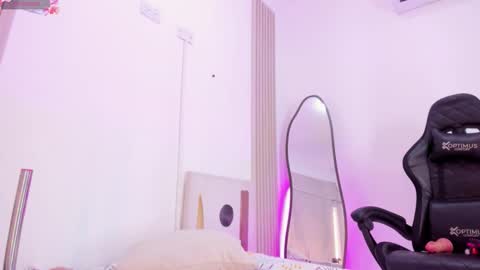 dulcelola_ online show from 03.21.26