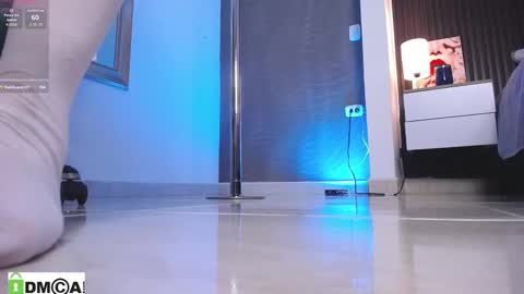 Snapshot of dulcerose01 chatting on 09.25.25 Dulce Rose online show from 09.25.25