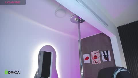 Snapshot of dulcerose01 chatting on 10.05.25 Dulce Rose online show from 10.05.25