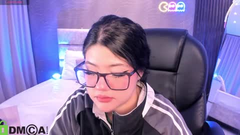 Snapshot of dulcerose01 chatting on 04.05.26 Dulce Rose online show from 04.05.26