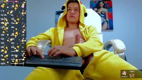 Snapshot of dunkan_kravitz chatting on 01.02.25 Dunkan Kravitz online show from 01.02.25