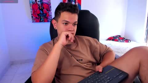 Snapshot of dunkan_kravitz chatting on 10.07.25 Dunkan Kravitz online show from 10.07.25