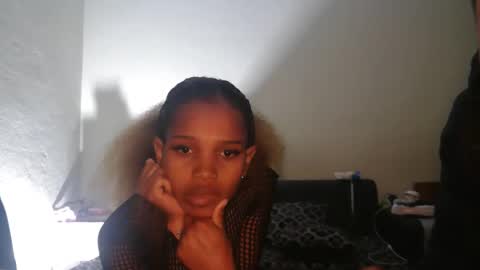 Flo  aiyah online show from 09.11.25