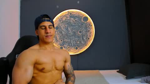 Snapshot of duran_dhikol1 chatting on 11.02.25 duran_dhikol1 online show from 11.02.25