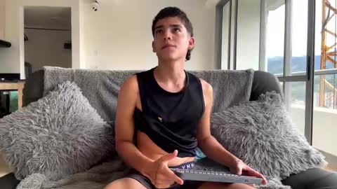 Snapshot of dustin_daimond chatting on 10.10.25 Dustin online show from 10.10.25