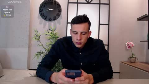 Snapshot of dustin_sonne chatting on 12.30.24 Dustin Sonne online show from 12.30.24
