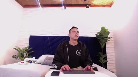 Snapshot of dustin_sonne chatting on 01.15.25 Dustin Sonne online show from 01.15.25