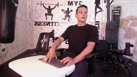 Snapshot of dustin_sonne chatting on 01.25.25 Dustin Sonne online show from 01.25.25