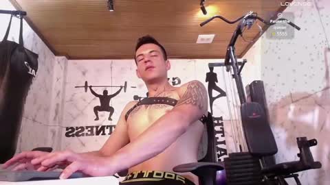 Snapshot of dustin_sonne chatting on 01.25.25 Dustin Sonne online show from 01.25.25