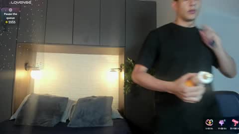Snapshot of dustin_sonne chatting on 01.31.25 Dustin Sonne online show from 01.31.25