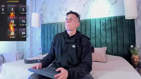 Dustin Sonne online show from 10.26.25