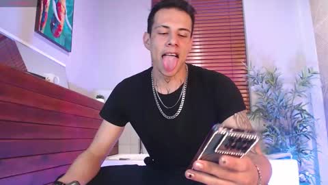 Dustin Sonne online show from 11.17.25