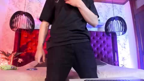 Snapshot of dustin_sonne chatting on 02.01.26 Dustin Sonne online show from 02.01.26