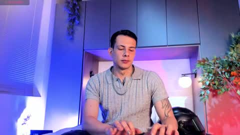 Snapshot of dustin_sonne chatting on 02.05.26 Dustin Sonne online show from 02.05.26