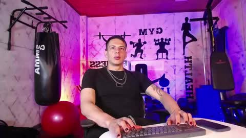 Snapshot of dustin_sonne chatting on 02.23.26 Dustin Sonne online show from 02.23.26