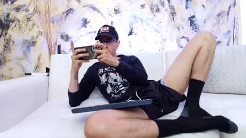 Dustin Dollin online show from 01.11.25