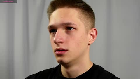 Dustyn online show from 01.04.25