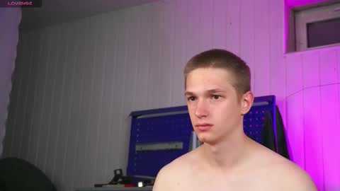 Dustyn online show from 10.02.25