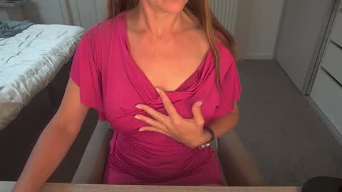 Snapshot of dutchamber chatting on 10.13.25 Ambertje040 online show from 10.13.25