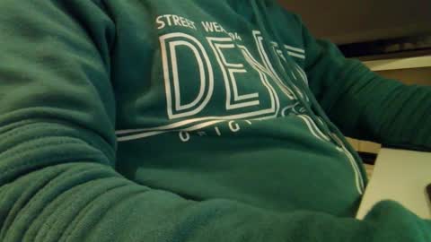 Snapshot of dutchgameboy chatting on 11.15.25 dutchgameboy online show from 11.15.25