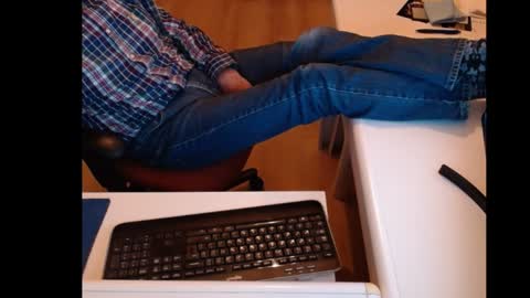 Snapshot of dutchpornking2 chatting on 12.27.24 dutchpornking2 online show from 12.27.24