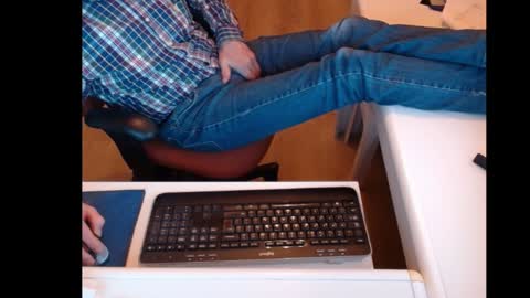 Snapshot of dutchpornking2 chatting on 12.28.24 dutchpornking2 online show from 12.28.24