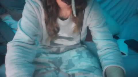 Snapshot of dv3nd3 chatting on 02.16.26 dv3nd3 online show from 02.16.26