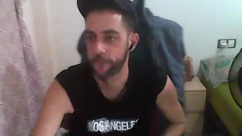 Snapshot of dvdvlc29 chatting on 10.27.25 david online show from 10.27.25