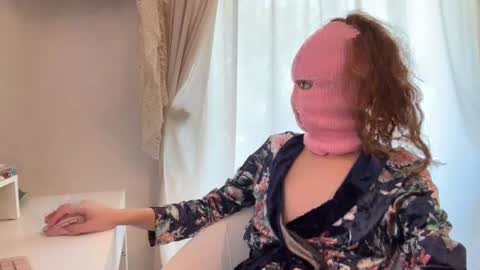 Snapshot of dvinaxx chatting on 10.23.25 Divina online show from 10.23.25