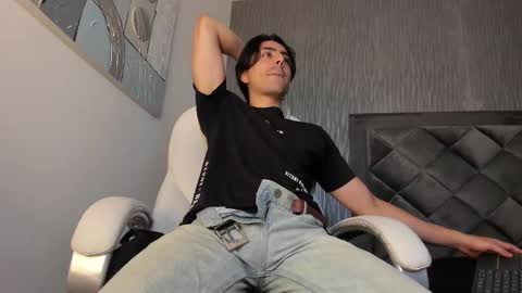 Snapshot of dylan_cross_ chatting on 09.26.25 Dylan online show from 09.26.25