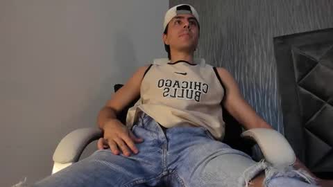 Snapshot of dylan_cross_ chatting on 10.13.25 Dylan online show from 10.13.25