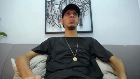 Snapshot of dylan_scotts chatting on 09.25.25 dylan_scotts online show from 09.25.25