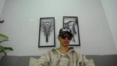 Snapshot of dylan_scotts chatting on 10.05.25 dylan_scotts online show from 10.05.25