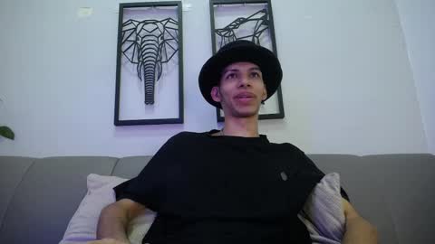 Snapshot of dylan_scotts chatting on 10.06.25 dylan_scotts online show from 10.06.25