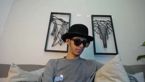 Snapshot of dylan_scotts chatting on 10.15.25 dylan_scotts online show from 10.15.25