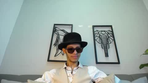 Snapshot of dylan_scotts chatting on 10.16.25 dylan_scotts online show from 10.16.25