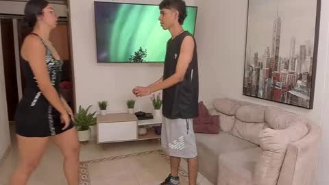 Snapshot of dylanbisex_hot chatting on 01.17.25 Mod Dylan Lilith Alan and Drake online show from 01.17.25