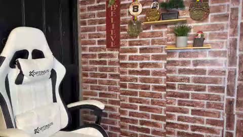 Snapshot of dylangusss chatting on 02.17.26 Dylangusss online show from 02.17.26