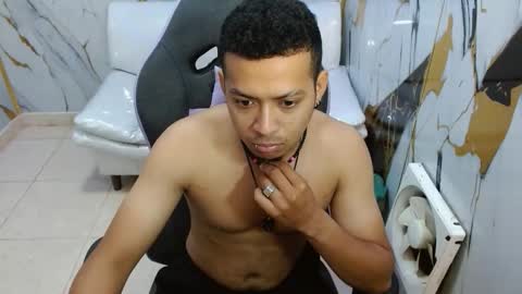 Snapshot of dylans_brown chatting on 02.17.26 dylans_brown online show from 02.17.26