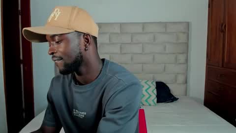 Dylan Taylor online show from 11.22.25